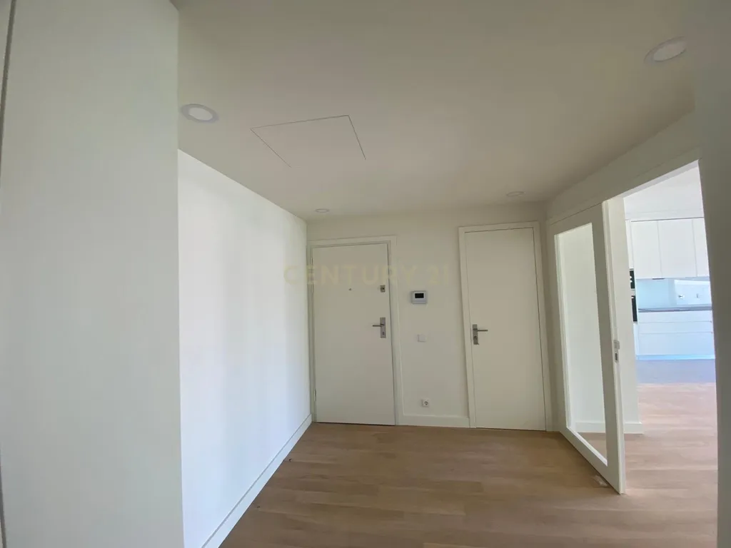 Apartamento T2 Novo com varanda, dois lugares de estacionamento, arrumo e fantásticas vistas sobre o rio - Image 39