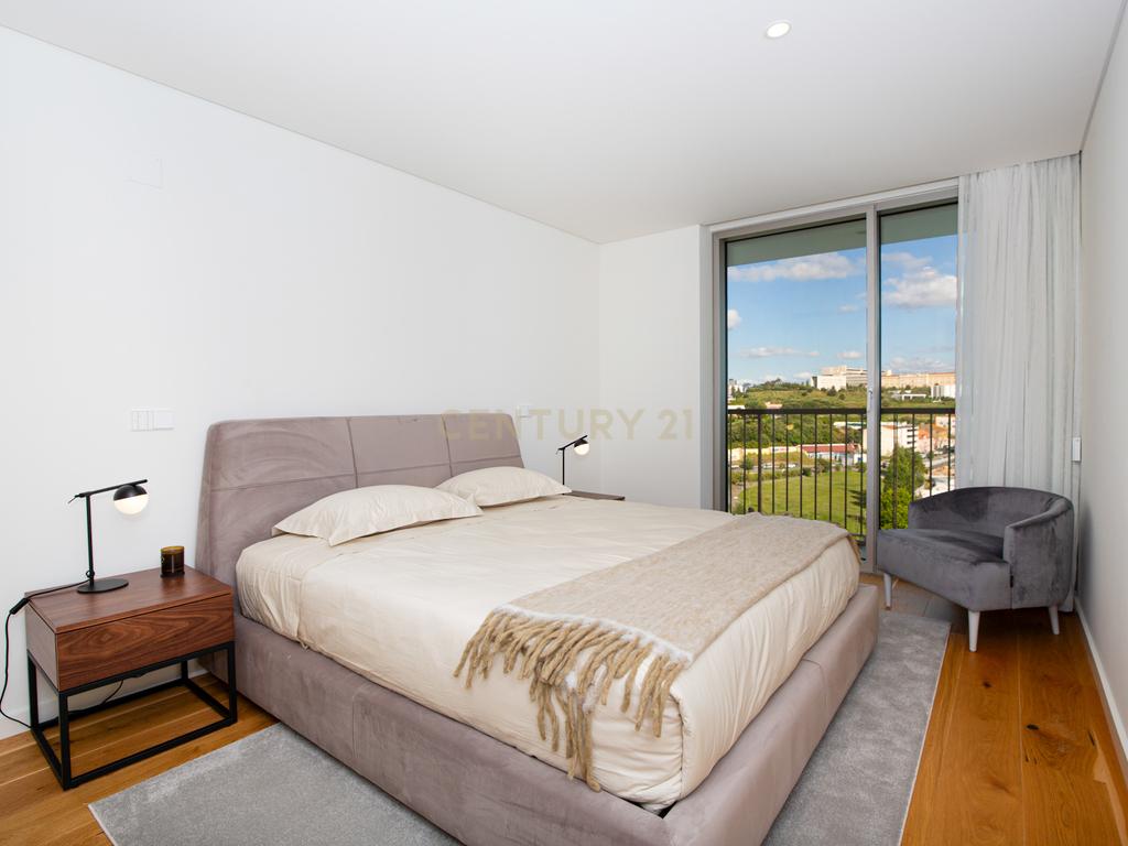 Apartamento de Luxo com 3 Quartos Virado a Sul na prestigiada Infinity Tower - Image 25