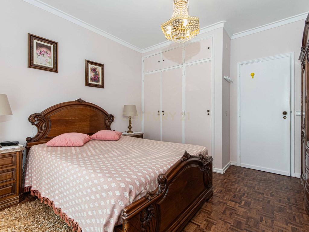 Apartamento T2 em Vialonga | Aproveitamento sótão - Image 19