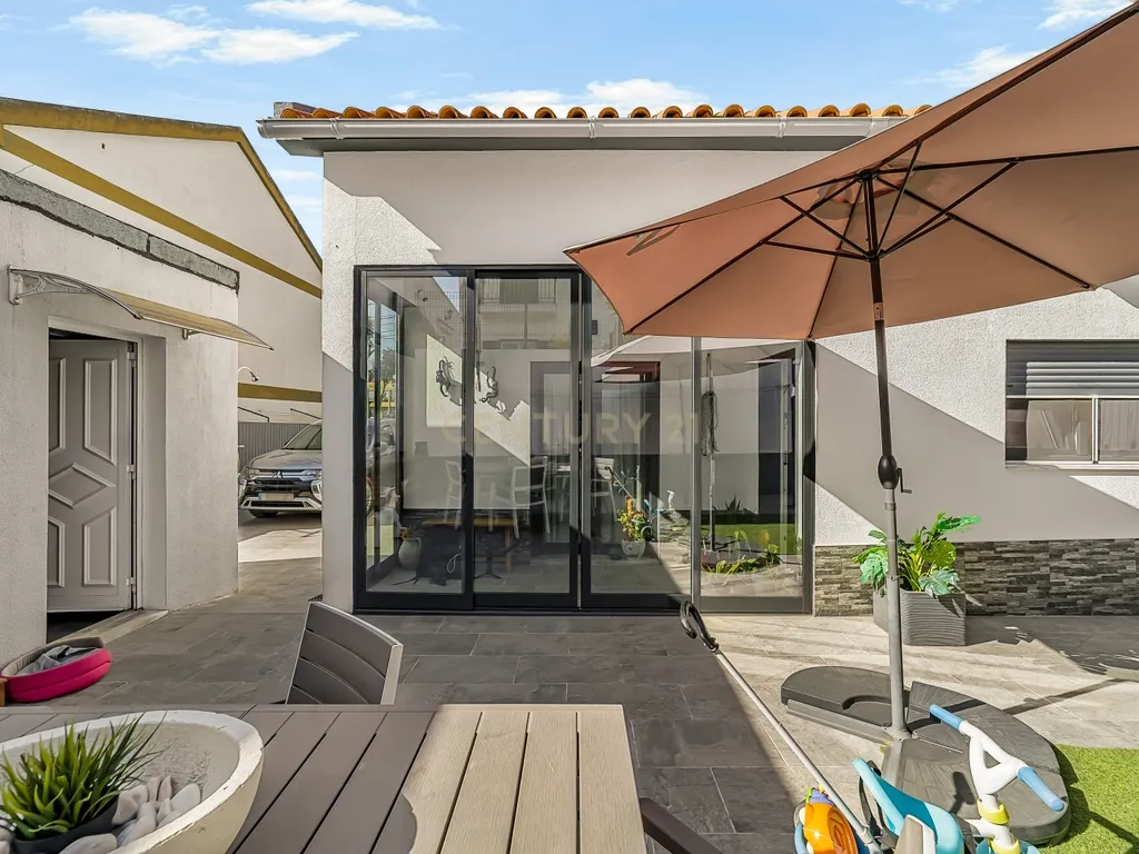 Moradia T3 isolada com garagem, Quinta do Conde - Image 43