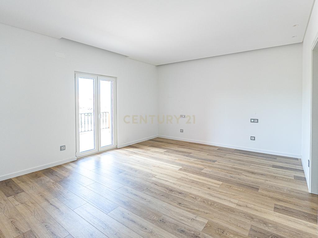Moradia T6 de Luxo - 924 m² - Piscina - São Pedro da Cadeira - Nova - Image 33