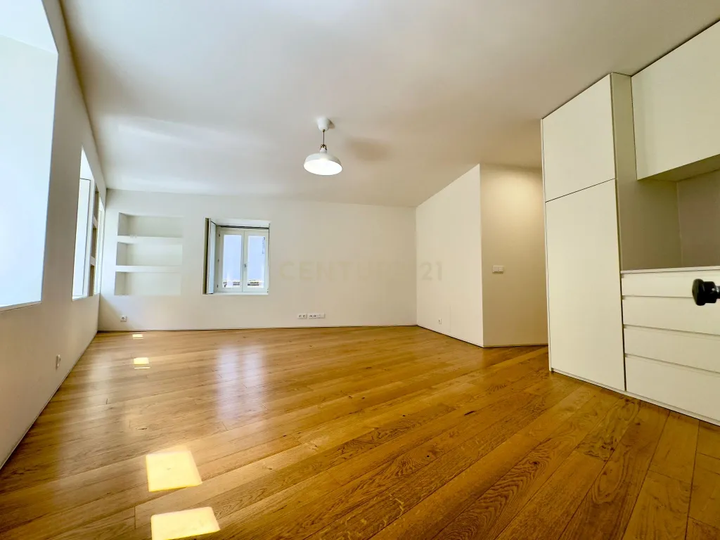 T2 duplex na rua de Cedofeita - Image 3