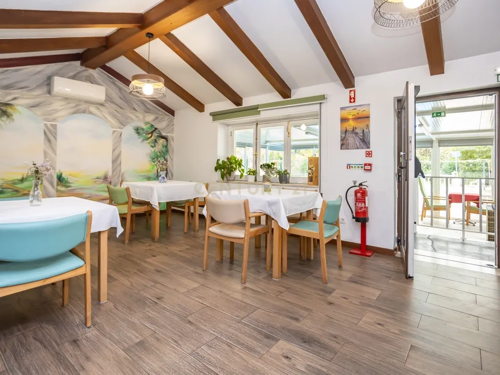 Fantástica Moradia Versátil com Piscina e Jardim, junto a serra da Arrábida – Setúbal - Image 21