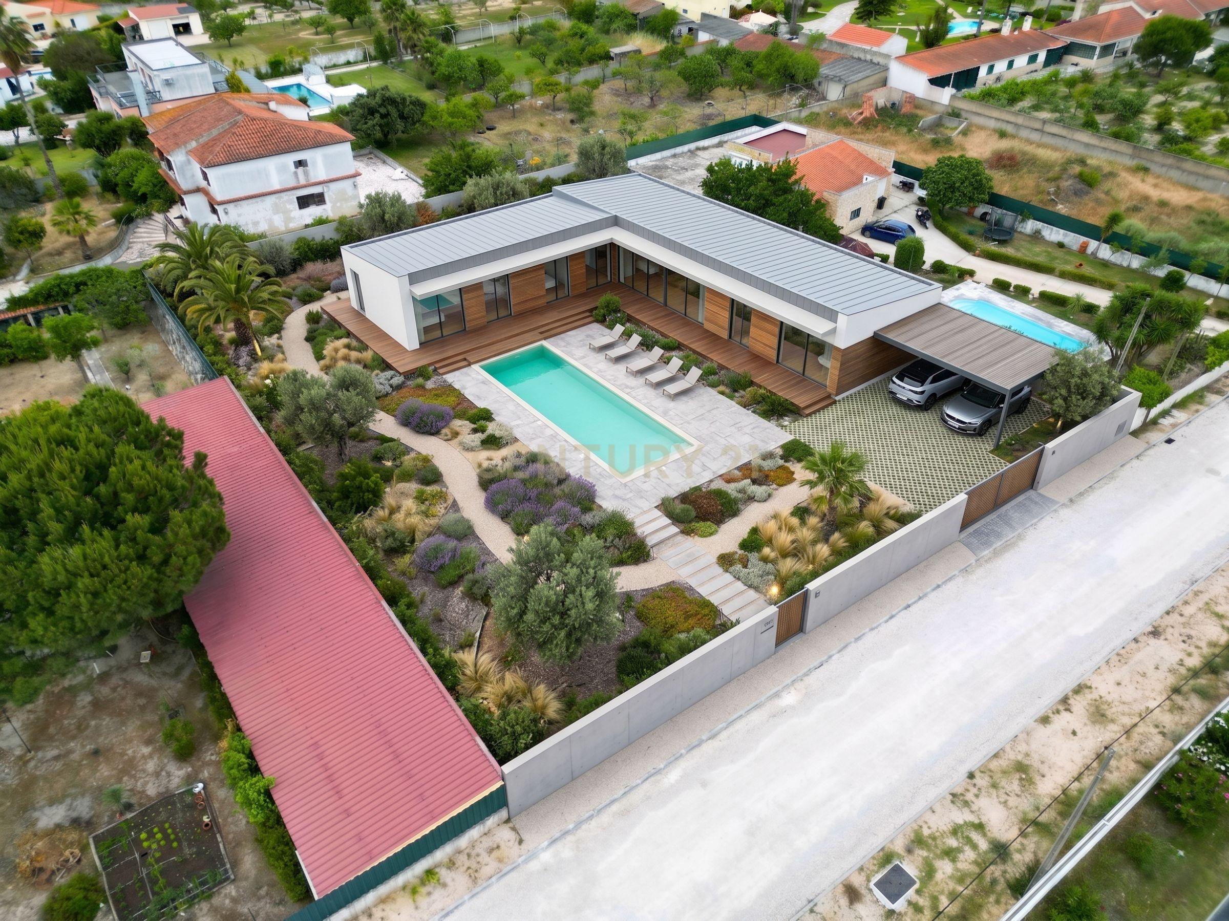 Fotografia 3 de Terreno urbano em Pinhal de Frades, Fernão Ferro, Seixal