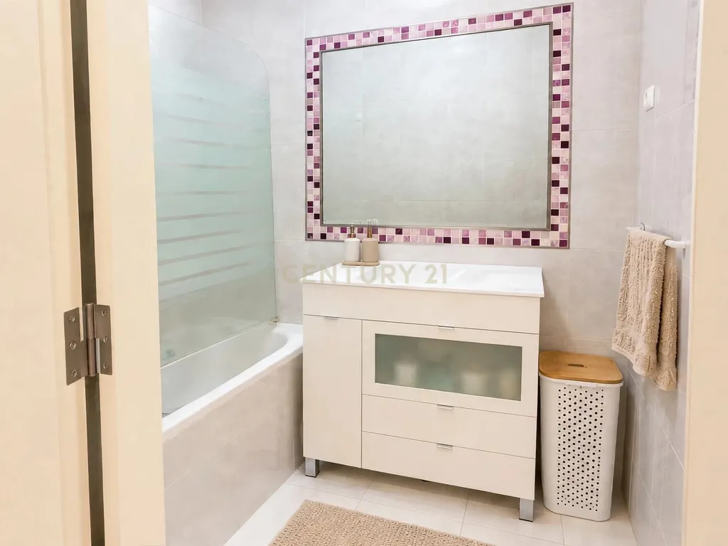 Acolhedor apartamento T3 em Setúbal, zona ideal para viver - Image 12