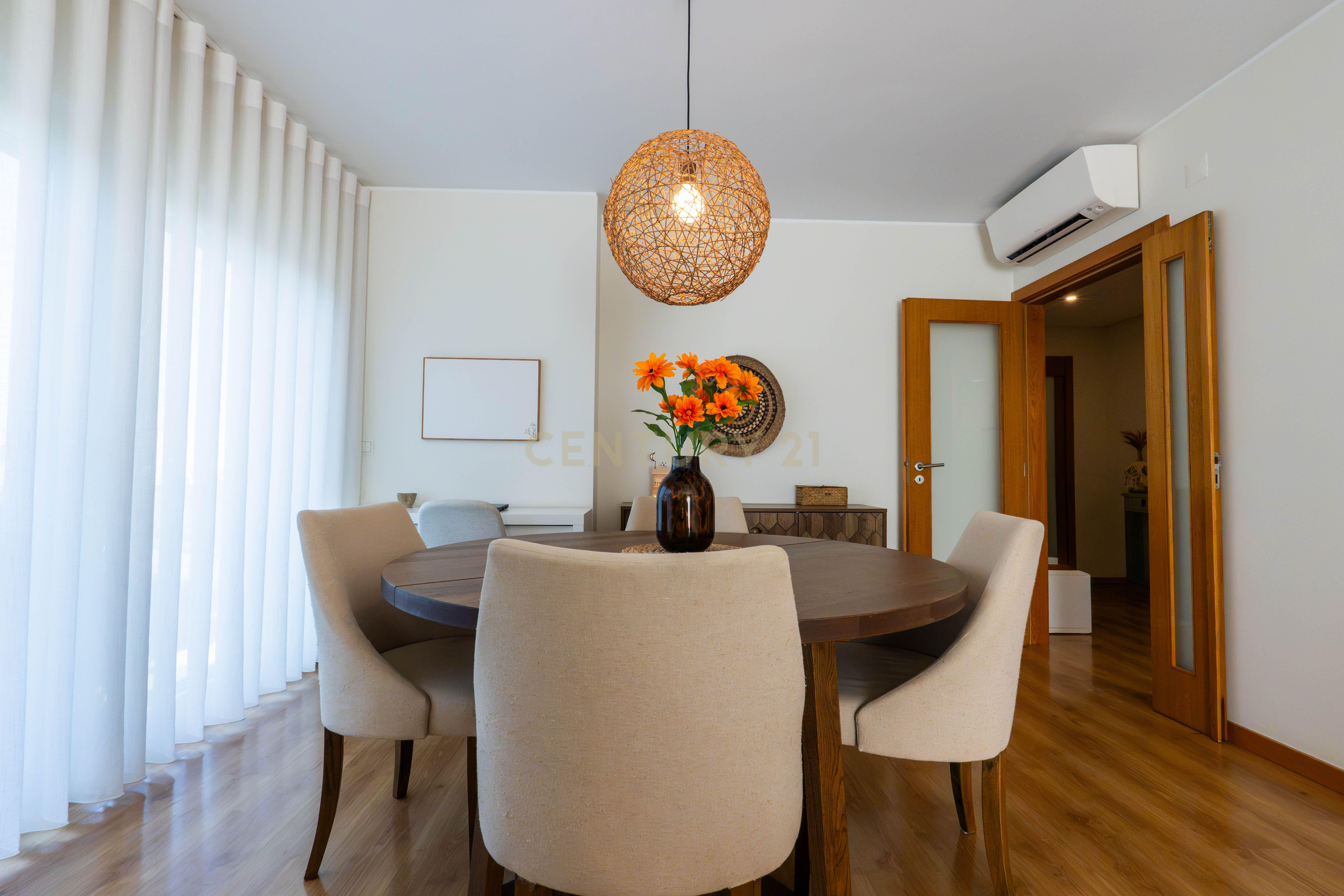 Fotografia 6 de T2 com 115m² na Quinta de São Macário | Varandas | Elevador | Arrecadação | Vista de mar subtil