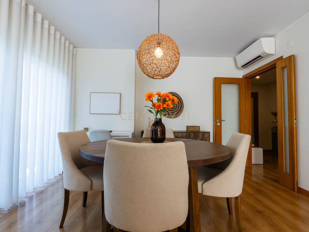 T2 com 115m² na Quinta de São Macário | Varandas | Elevador | Arrecadação | Vista de mar subtil - Image 6