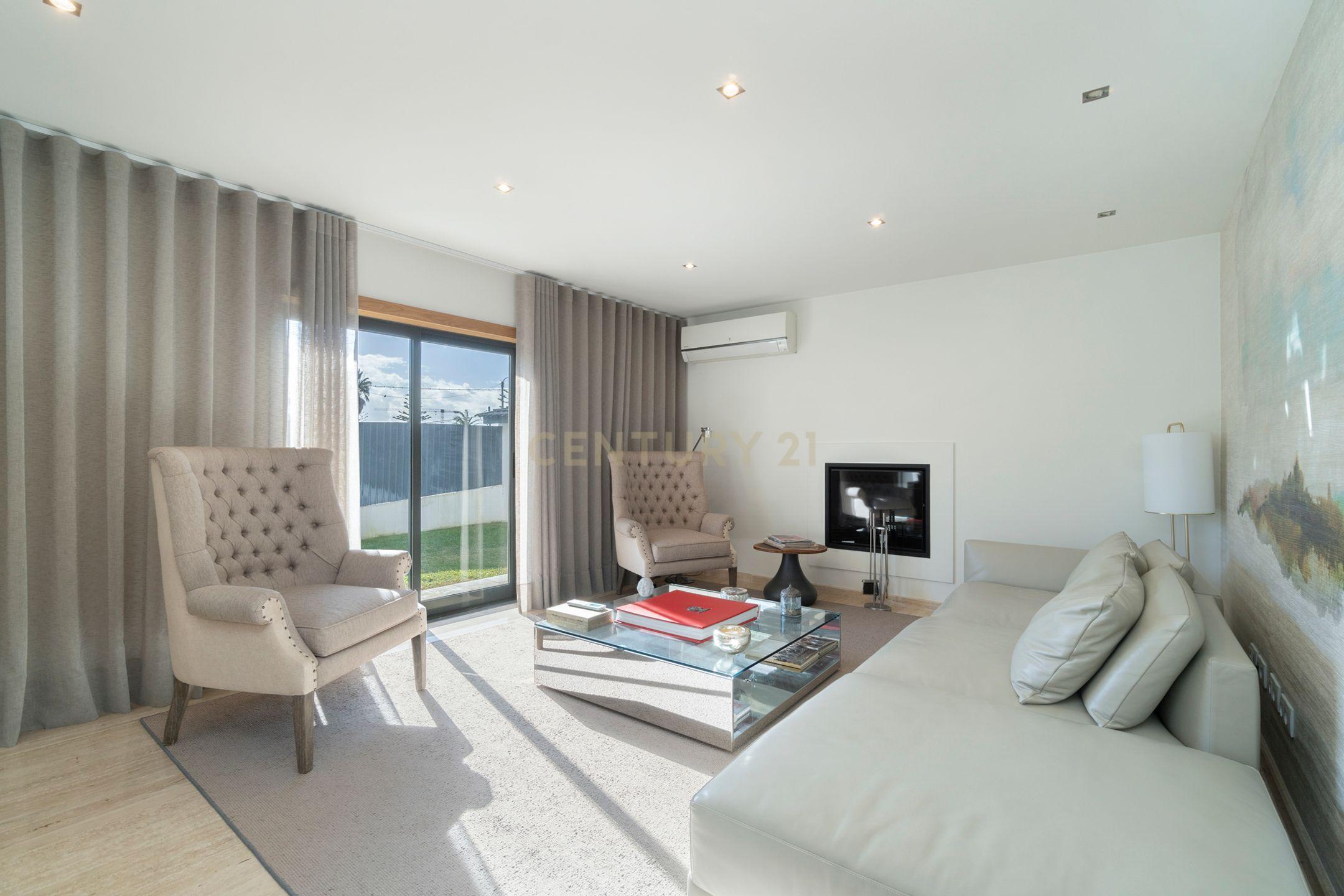 🏡 Luxo em Cada Detalhe: Moradia Exclusiva em Birre, Cascais - Image 15