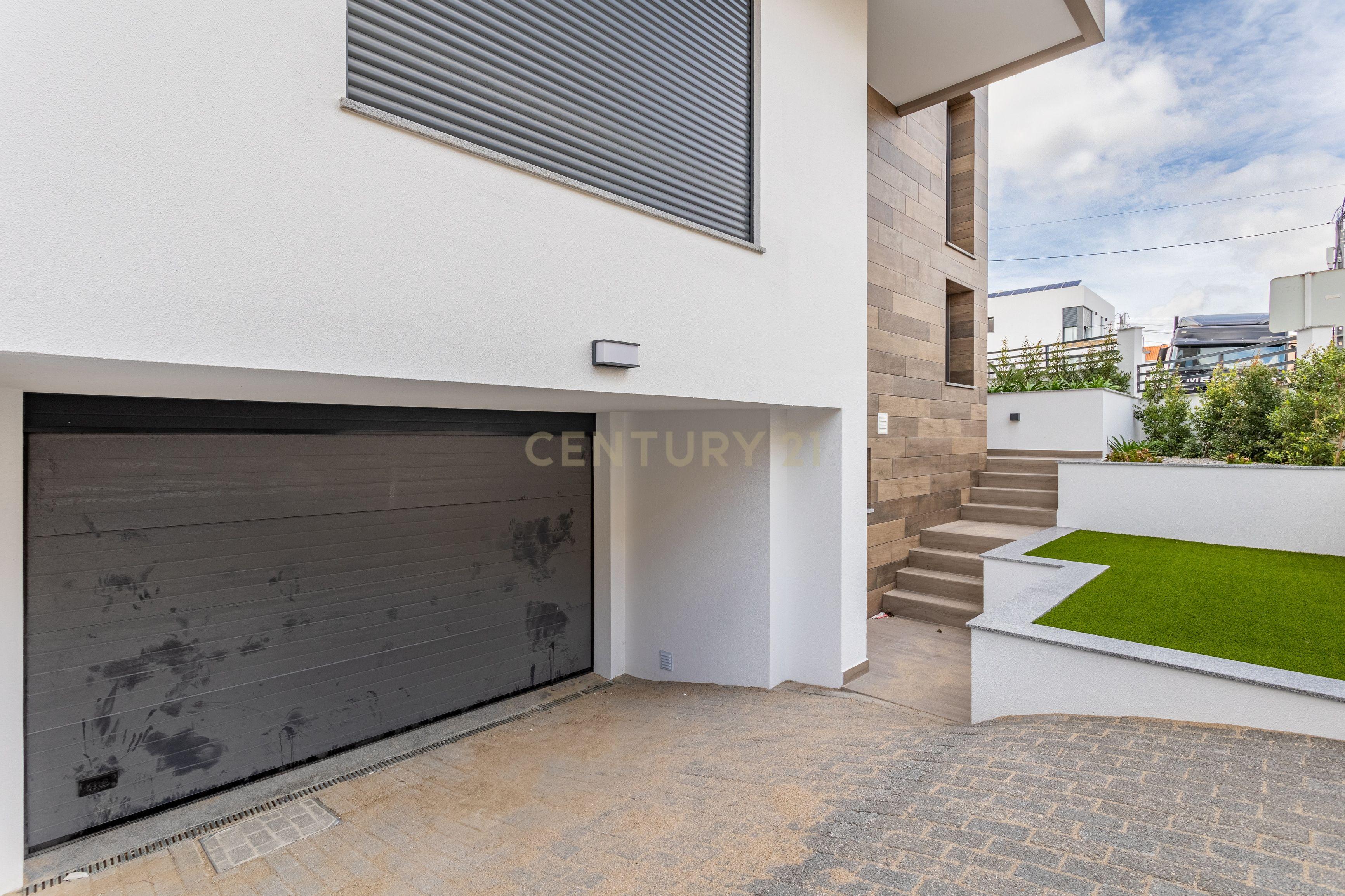 Moradia de luxo V4 no Bairro das Maroitas, São João da Talha - Image 45