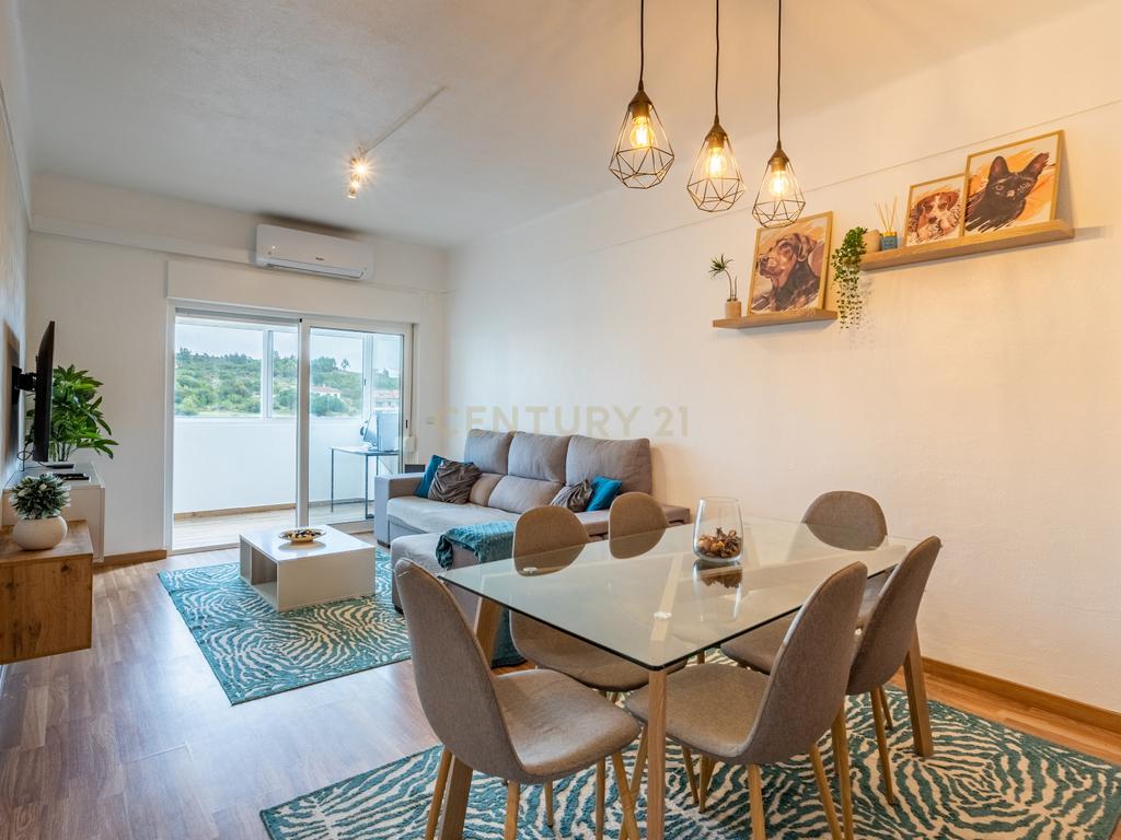 Apartamento T2 na Nazaré - Totalmente Remodelado com Vista Mar - Image 6