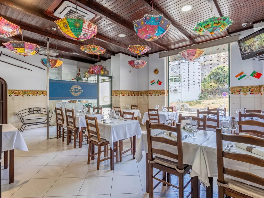 Espaço comercial no centro de Alverca junto às Finanças - Image 4