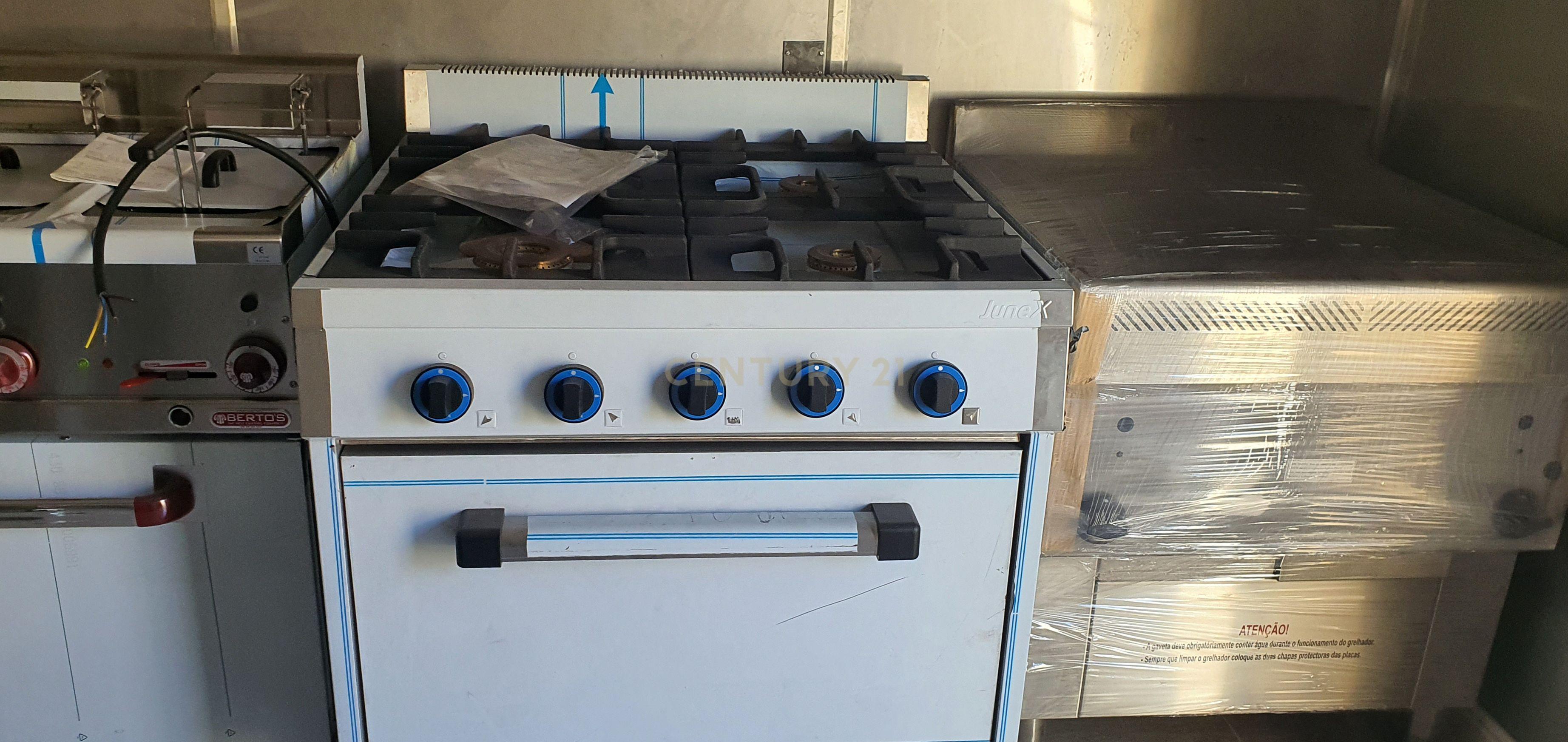 Restaurante/ Loja totalmente equipado - Imóvel e equipamento - NOVO - Image 18