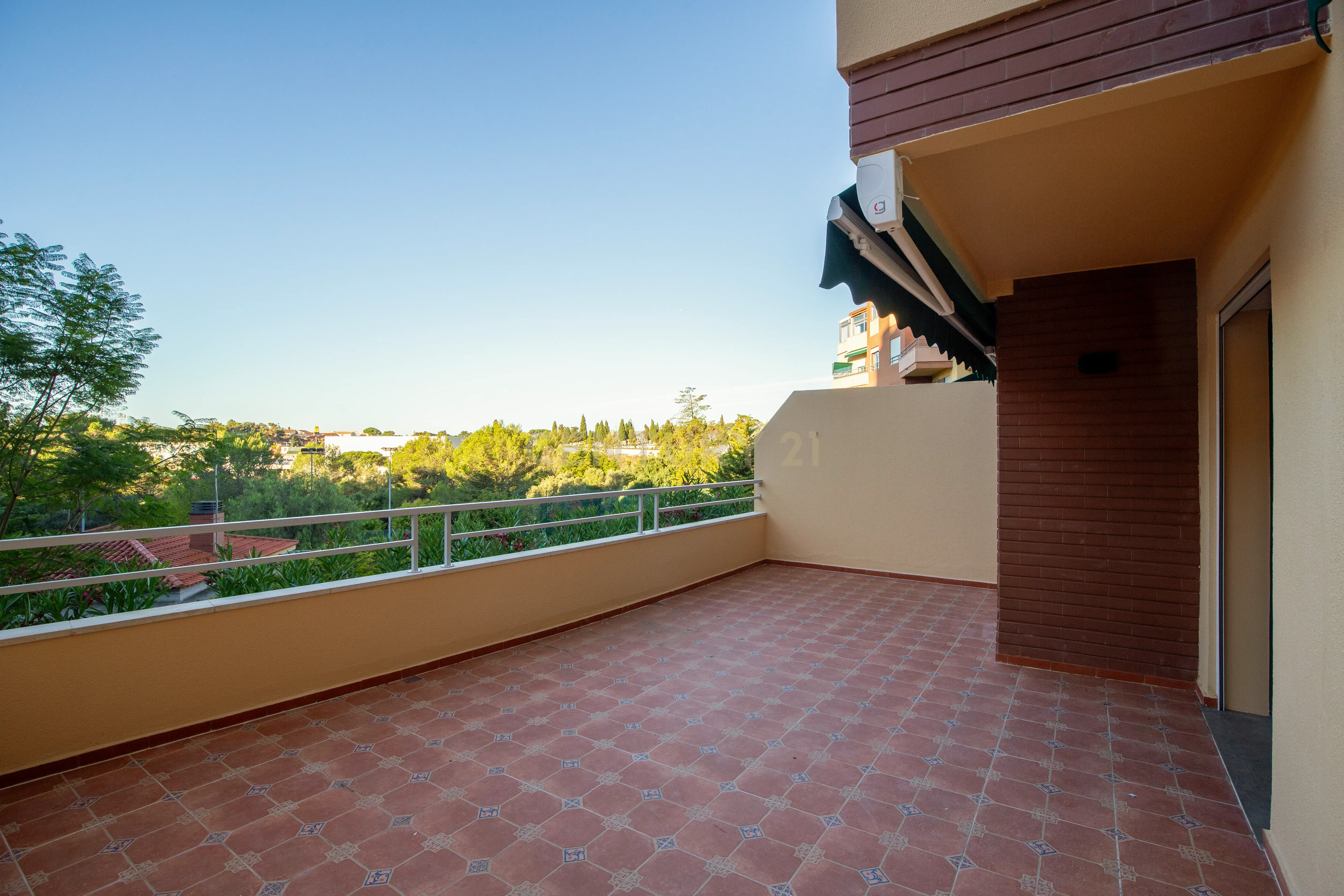 Apartamento T3 Remodelado na Exclusiva Quinta da Graciosa, Estoril - Image 3