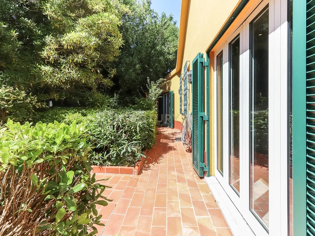 Moradia de 4 Quartos em Cascais e Estoril - Oportunidade Única - Image 39