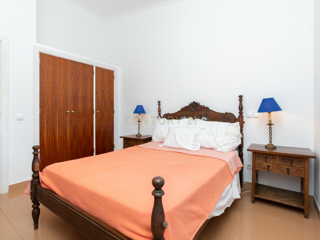 Moradia T4 Independente – Um Refúgio de Conforto e Elegância - Image 18