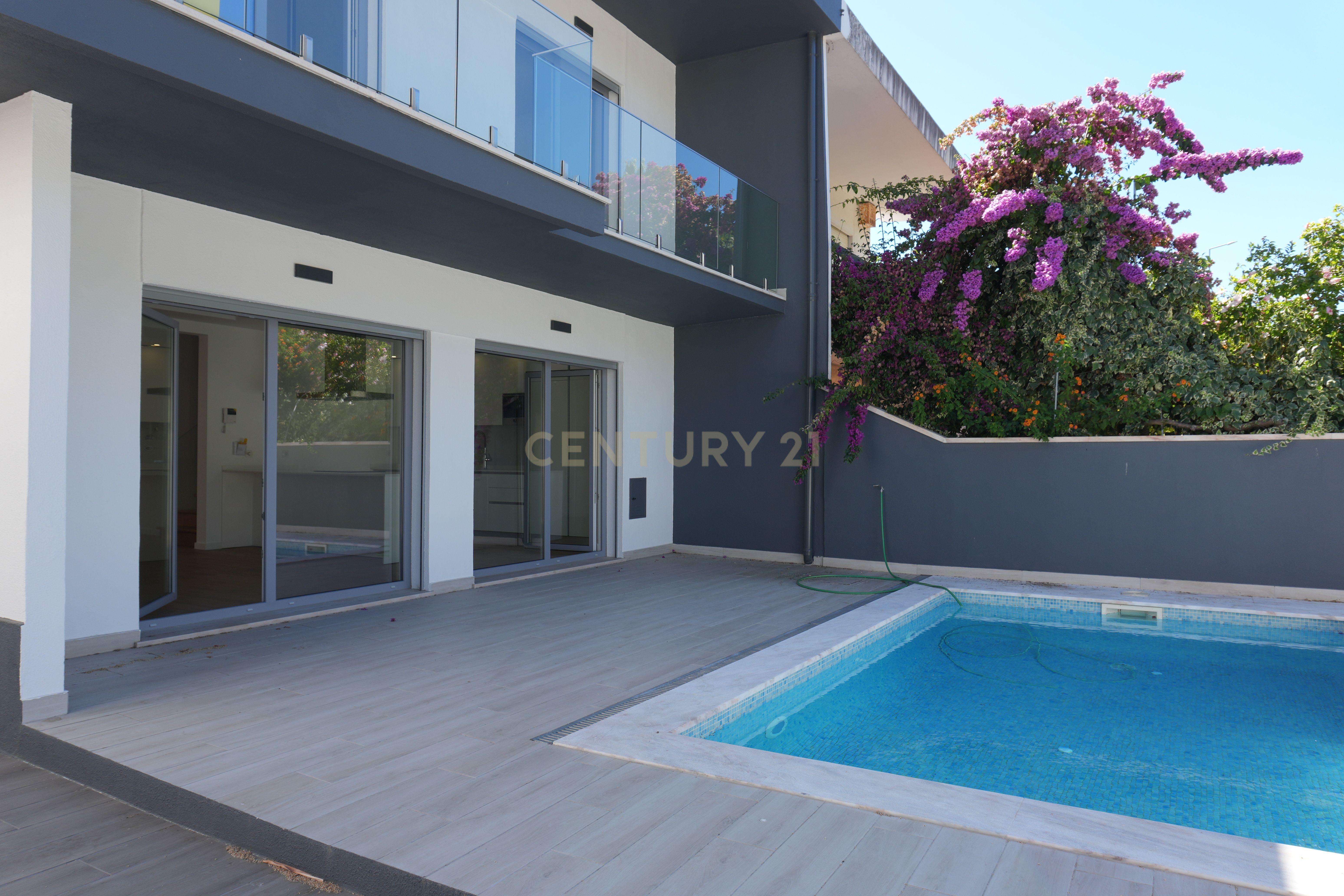 Fotografia 3 de Luxuosa Moradia Nova na Costa da Caparica, Almada