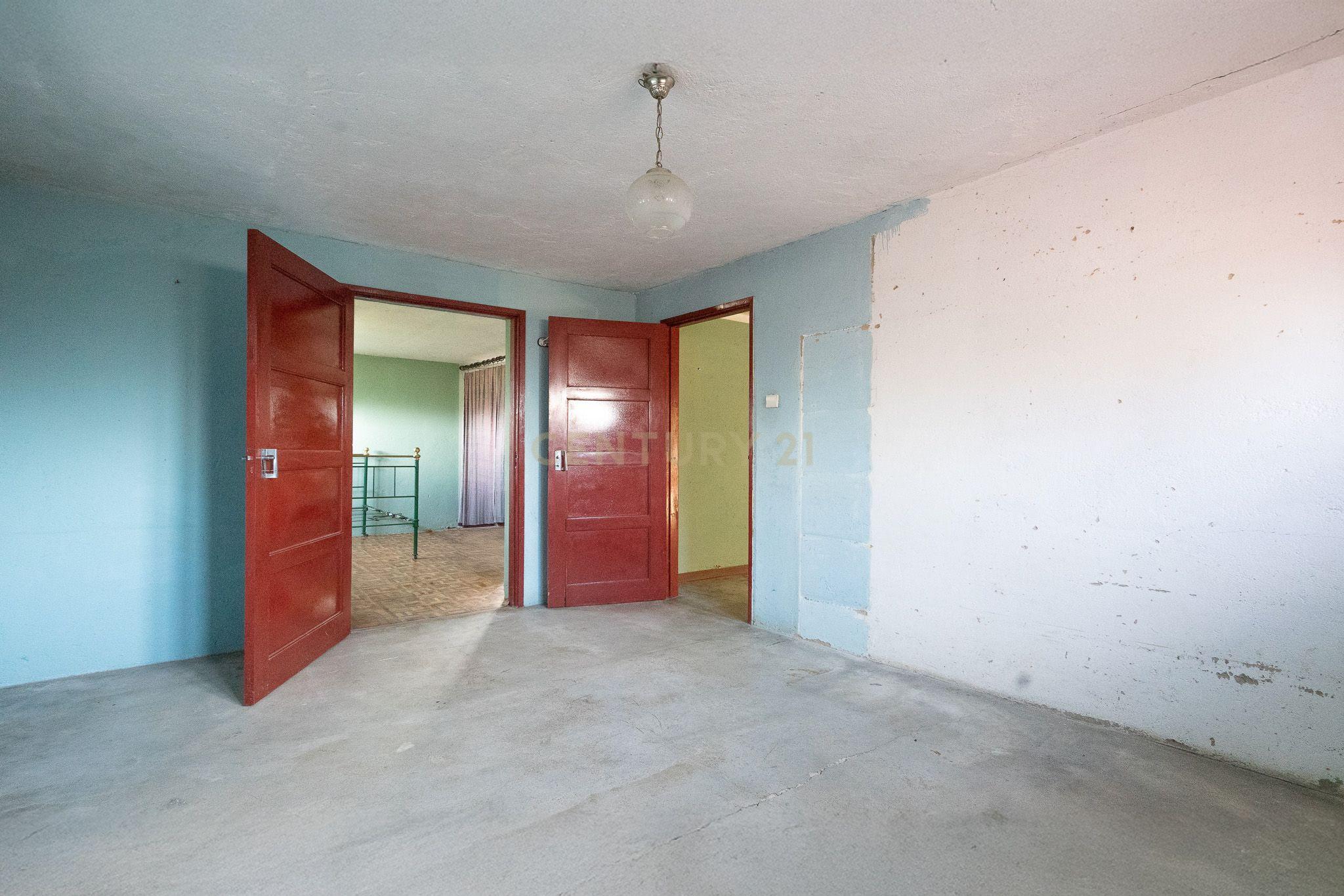 Moradia T3 Serpins, Lousã - Image 32