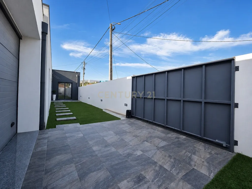 Moradia T3 térrea, moderna e pronta a habitar - Image 33