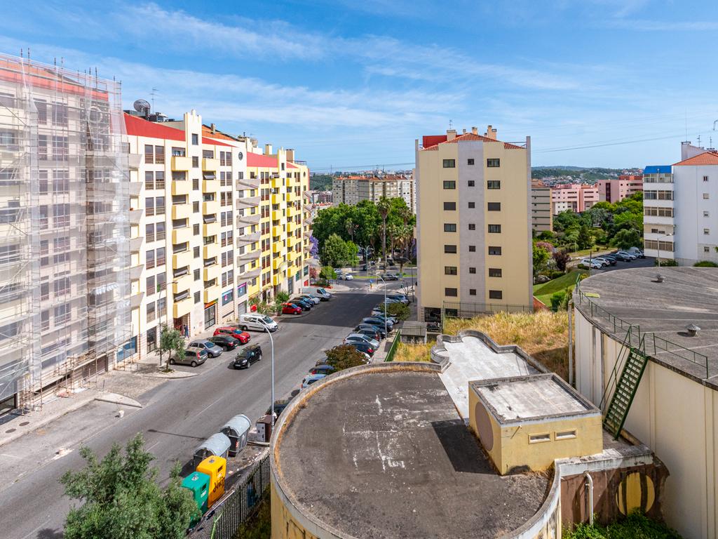 Apartamento T2 com Estacionamento e Arrecadação na Quinta Nova – Odivelas - Image 16