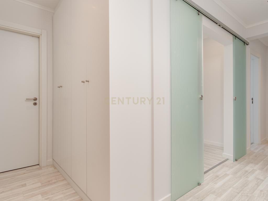 Apartamento Renovado T2 em São Vicente, Lisboa - Image 7