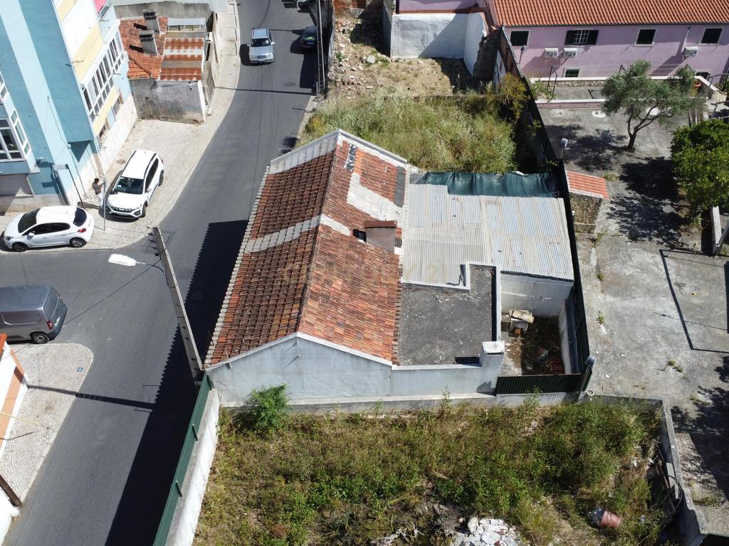 Moradia com 2 apartamentos em Odivelas - Image 15