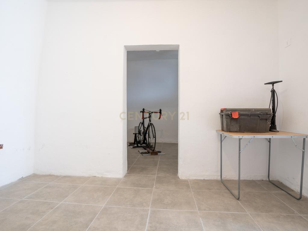  - Image 47