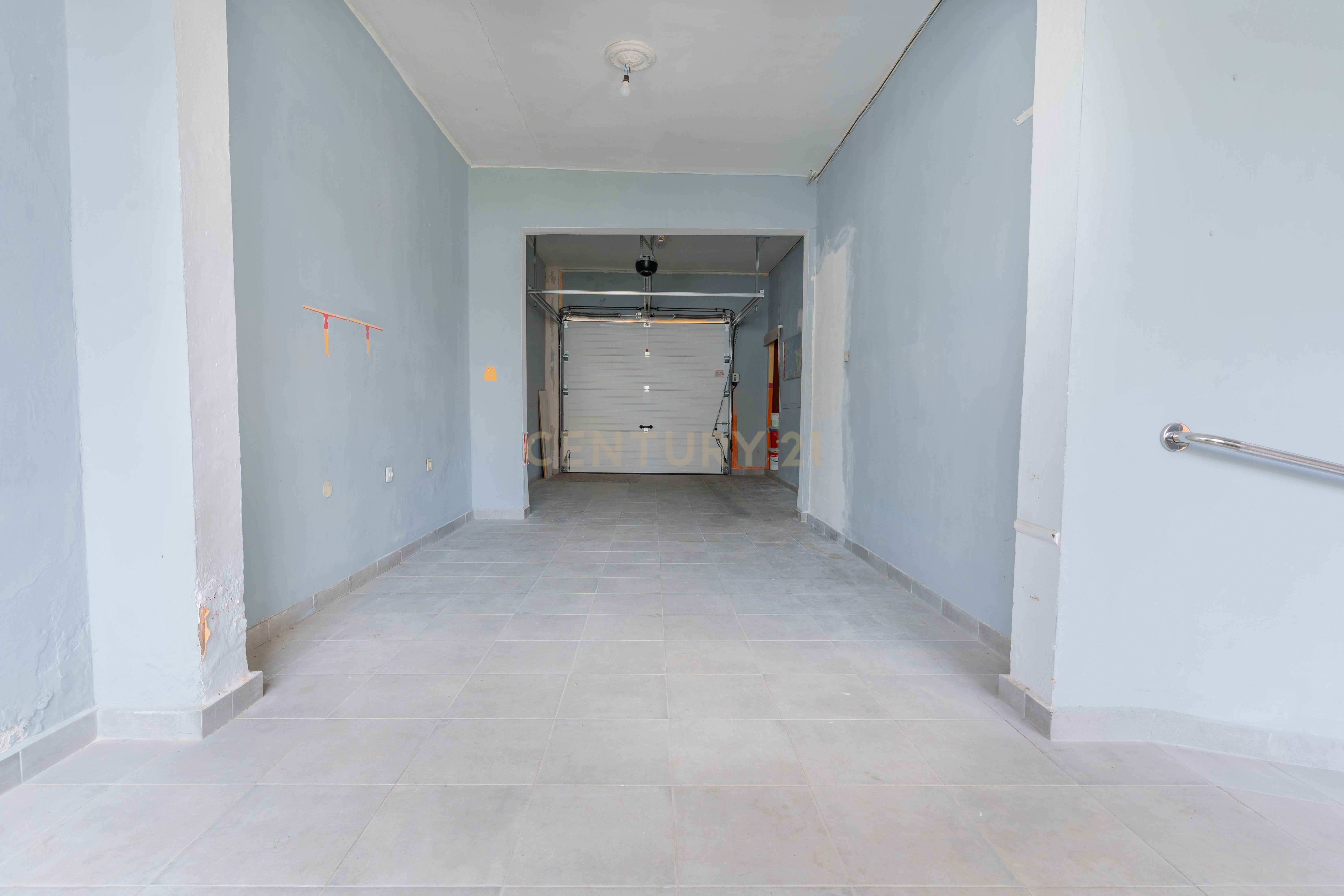- Image 33