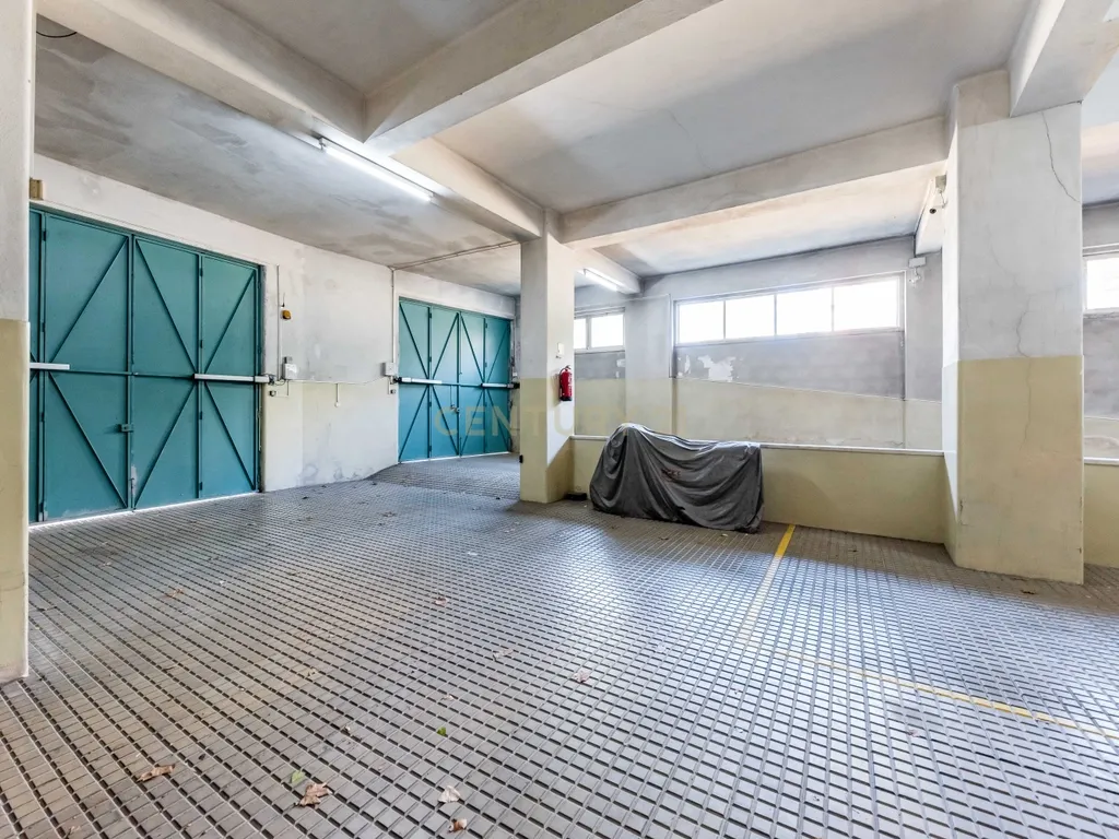 Espetacular Apartamento T5 com Terraço e Garagem, em São Domingos de Benfica, Lisboa - Image 54
