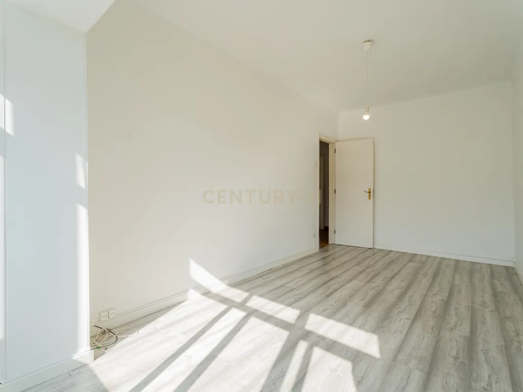 Apartamento T2 para Arrendar – Idanha / Belas - Image 3