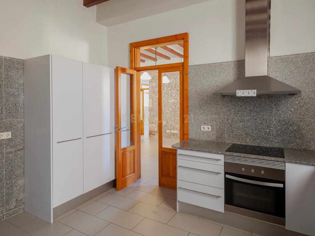 Encanto modernista no rés do chão com jardim – La Garriga - Image 20