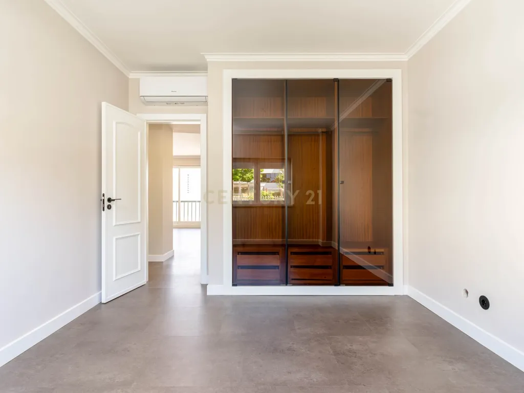 Magnífico T3 Duplex junto a praia de Sesimbra - Image 23