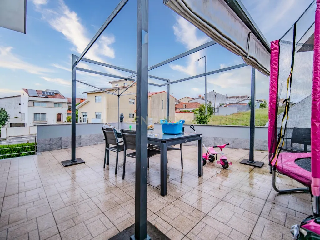 MORADIA NO CENTRO DE GONDOMAR - Image 51