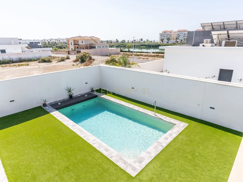 Luxuosa Moradia T4 com Vista Mar e Piscina em Almería - Image 102