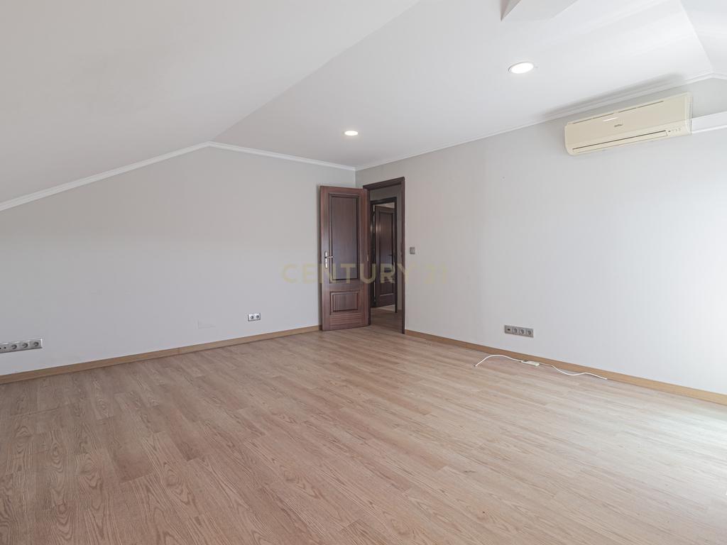 Moradia T4 em Vila Nova - Bucelas - Image 41