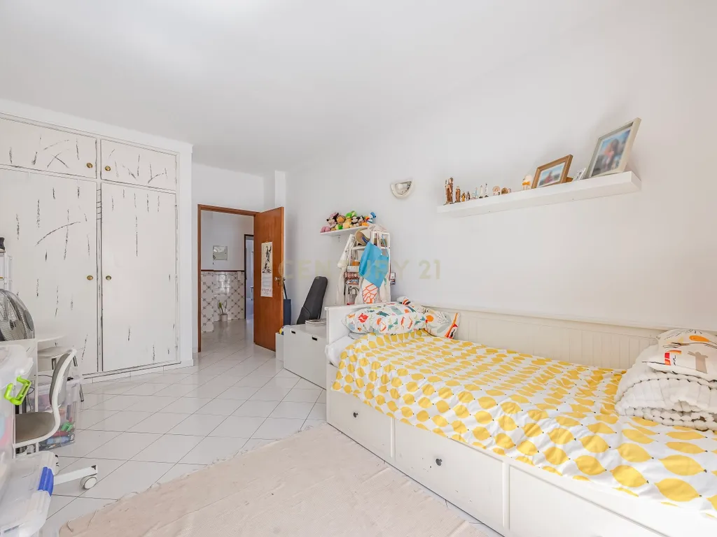 Apartamento T3 em São Gonçalo de Lagos, Faro - Image 16