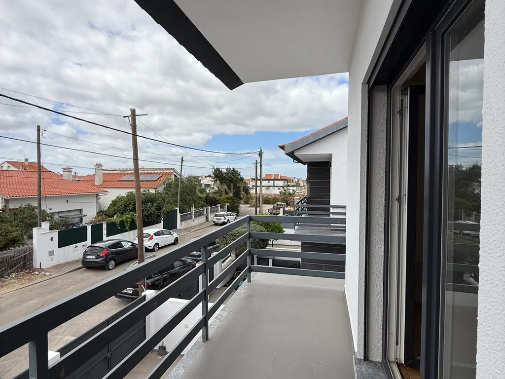 Moradia Geminada T3 - Fernão Ferro - Image 18