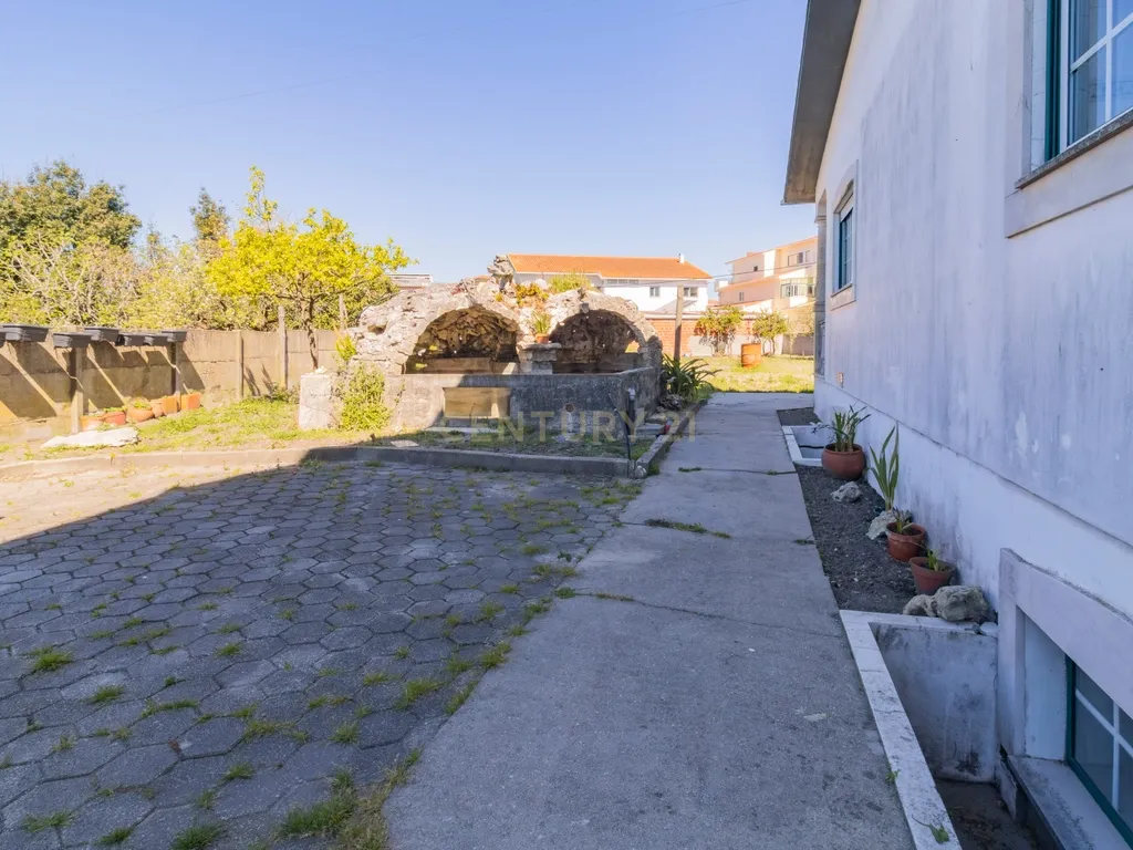 Moradia T5 com terreno - Image 34