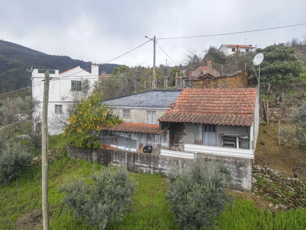 Moradia T2 com Vista para o Rio em Trinhão, Pampilhosa da Serra - Image 1