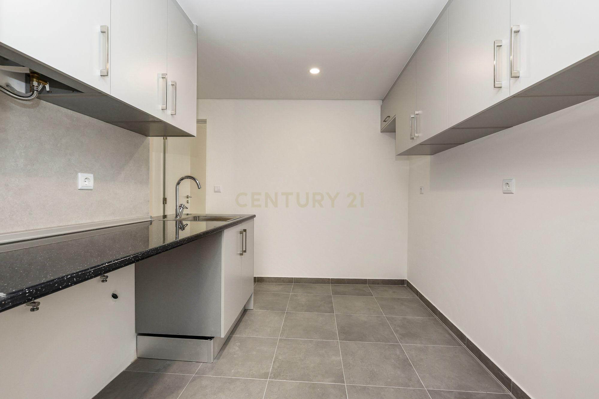 Fotografia 10 de Apartamento T1+1 totalmente remodelado, próximo da Assembleia da República