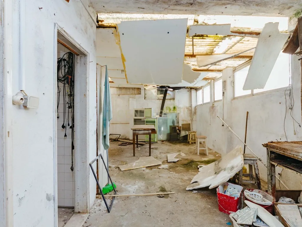 Oportunidade Única nas Olaias – Loja com Potencial para Transformação em Apartamento - Image 17