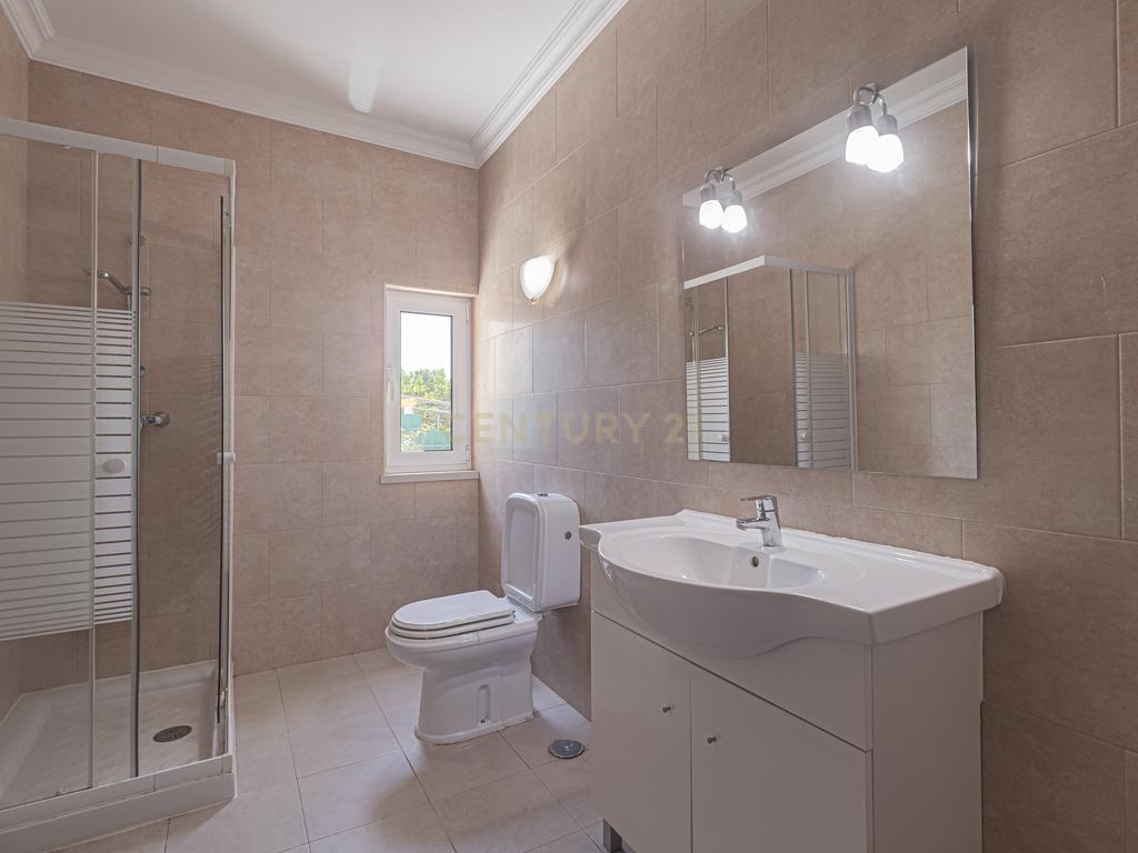 Moradia T4 em Vila Nova - Bucelas - Image 31
