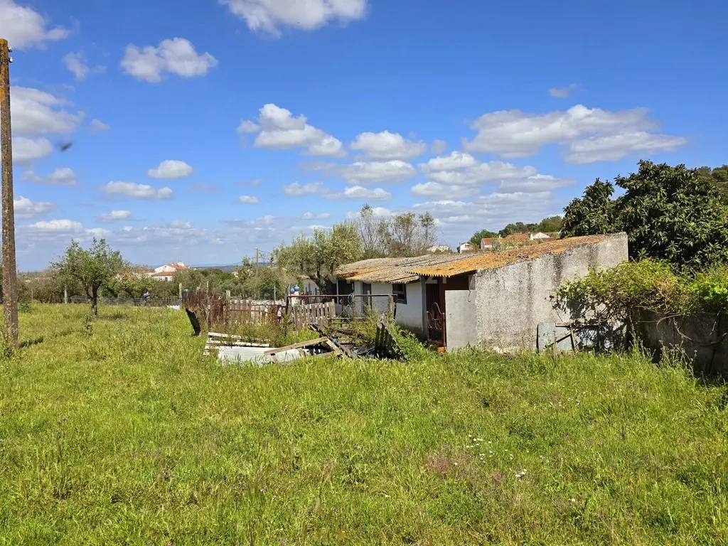 Moradia com Vista Desafogada e Potencial para Duas Habitações Independentes – Ilhas, Arraiolos Évora - Image 7