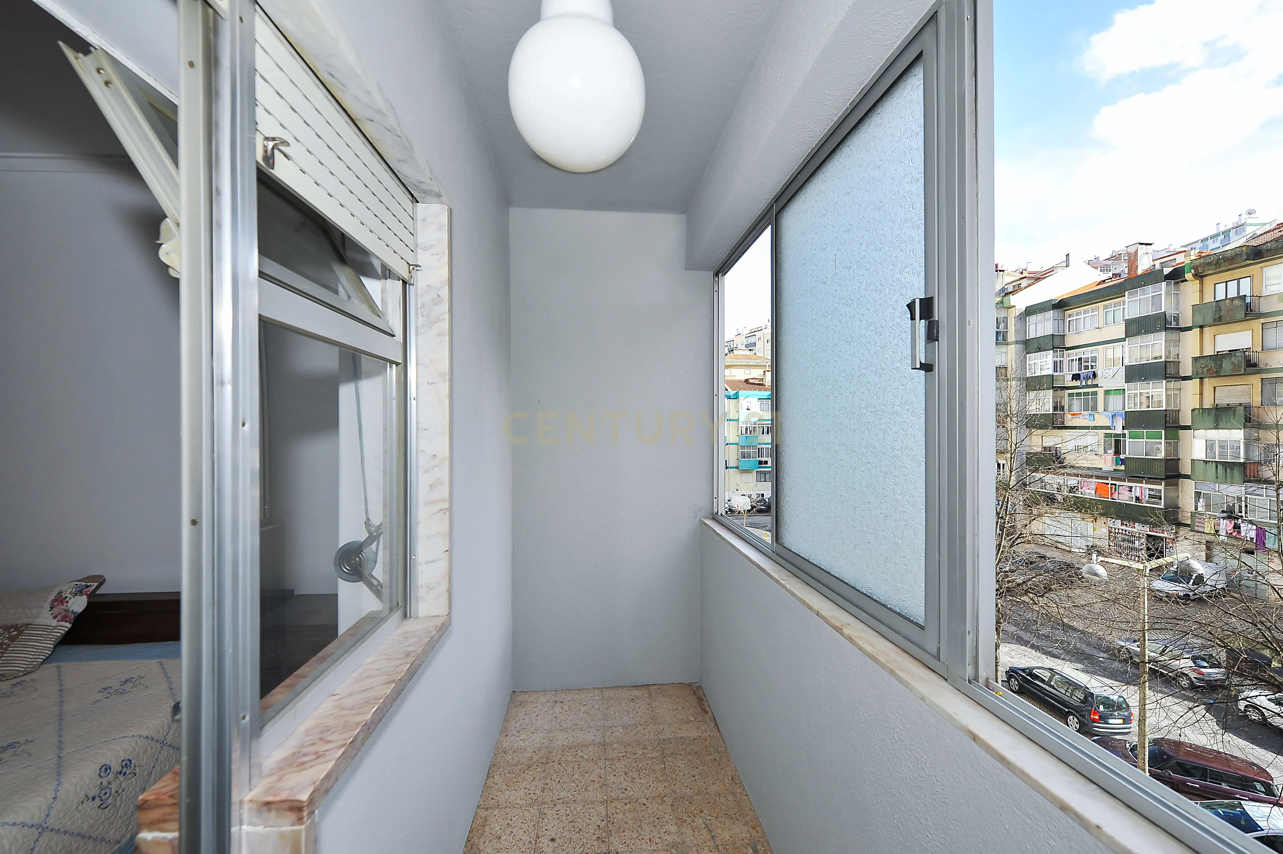 T3 Amplo e Luminoso na Av. dos Bons Amigos – Cacém - Image 17