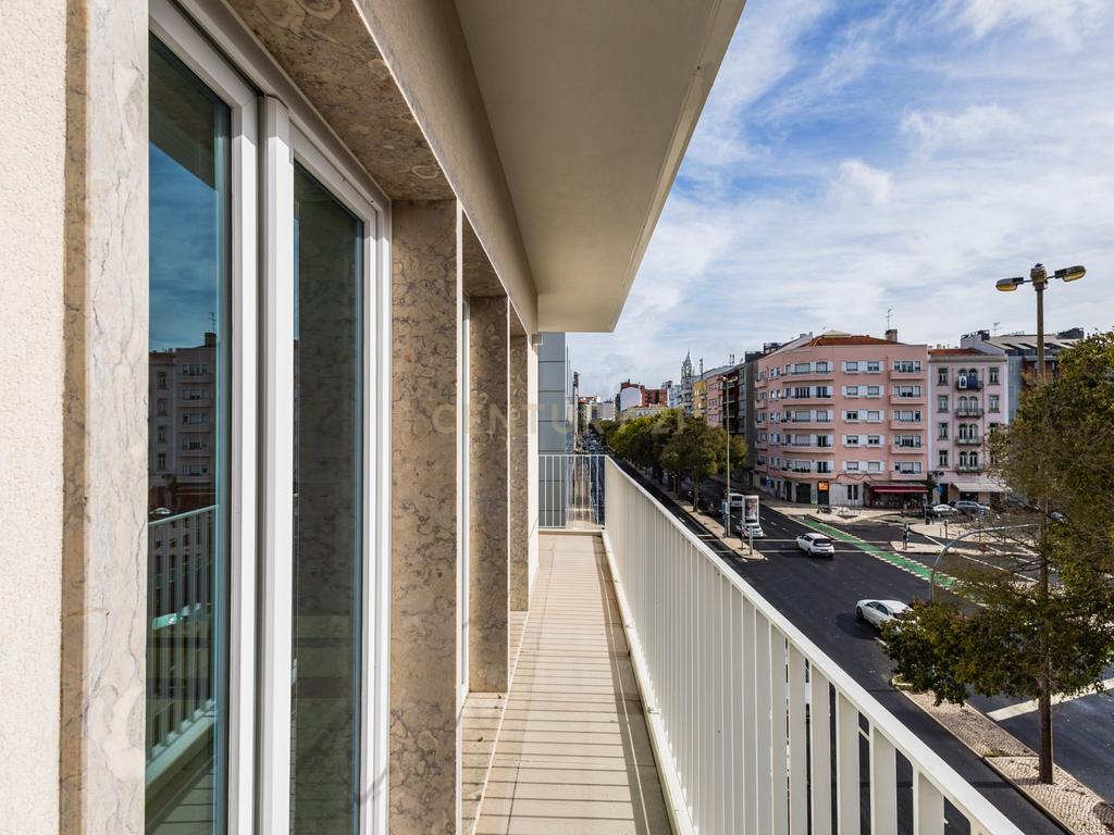 T2 no BERNA HERITAGE, um Edifício Único e Icónico no coração da cidade de Lisboa! - Image 1