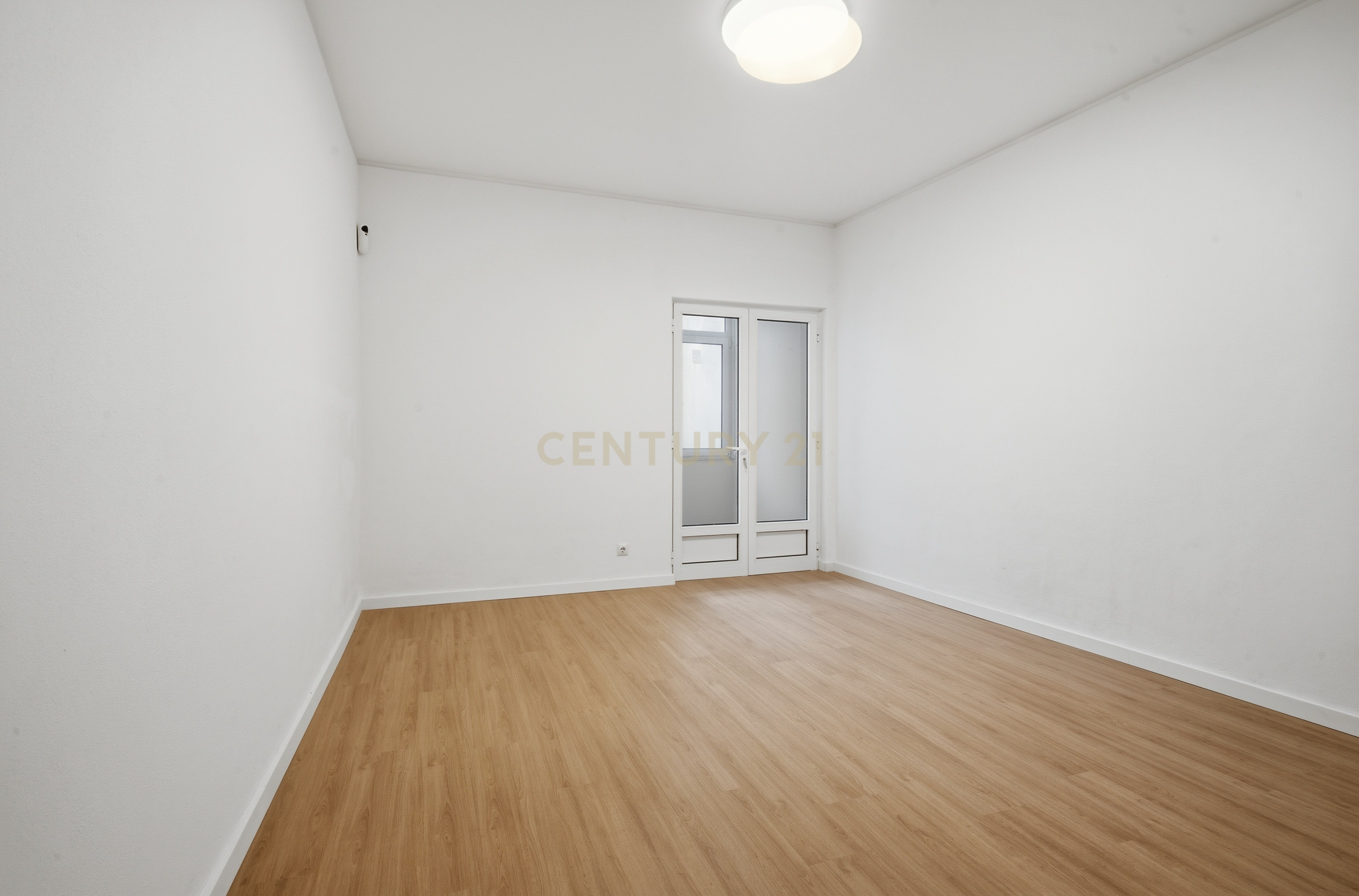 Fotografia 6 de Apartamento T2 Totalmente Remodelado no Centro de Peniche