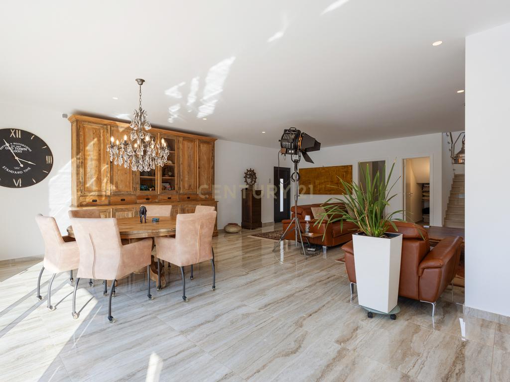 Moradia ultramoderna com 3 quartos: Vida sustentável na Costa da Prata - Image 18