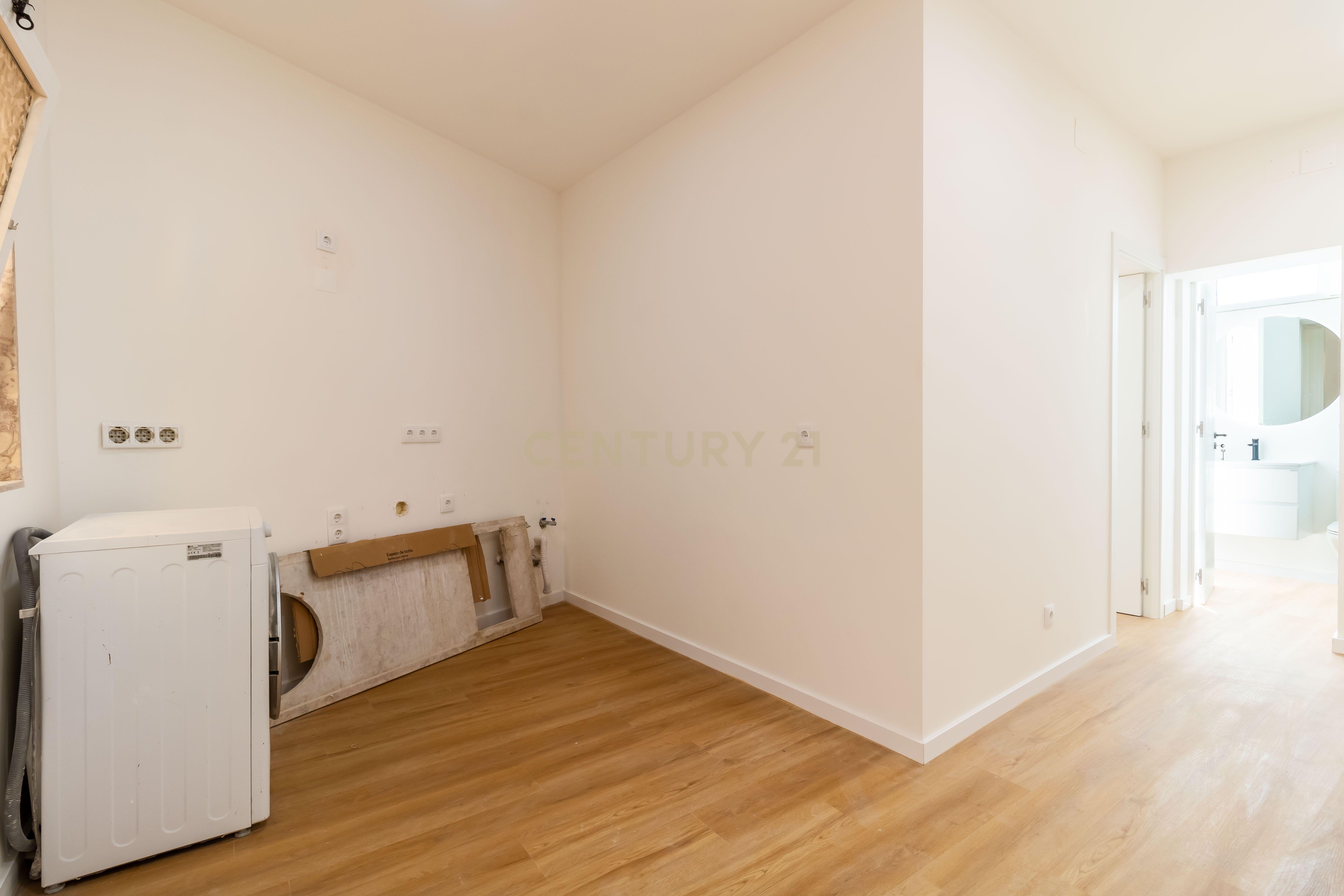 Fotografia 11 de T1 Integralmente remodelado com Logradouro na Estefânia, Lisboa