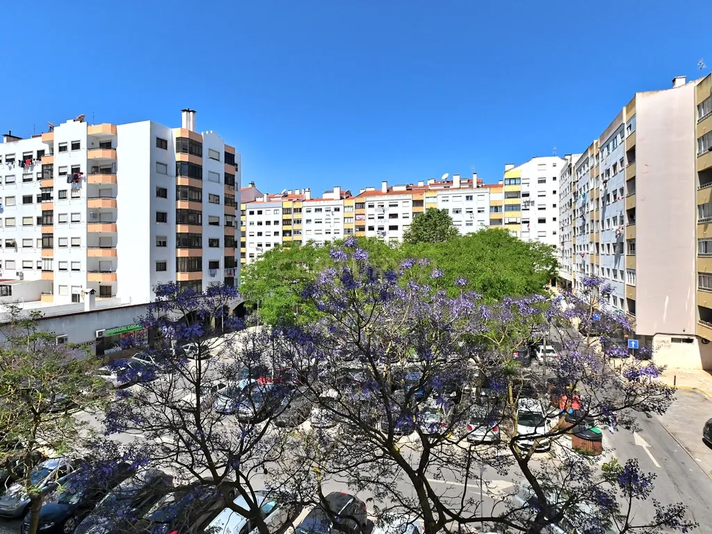 Apartamento T2 em Massamá com Varanda e arrecadação - Image 15