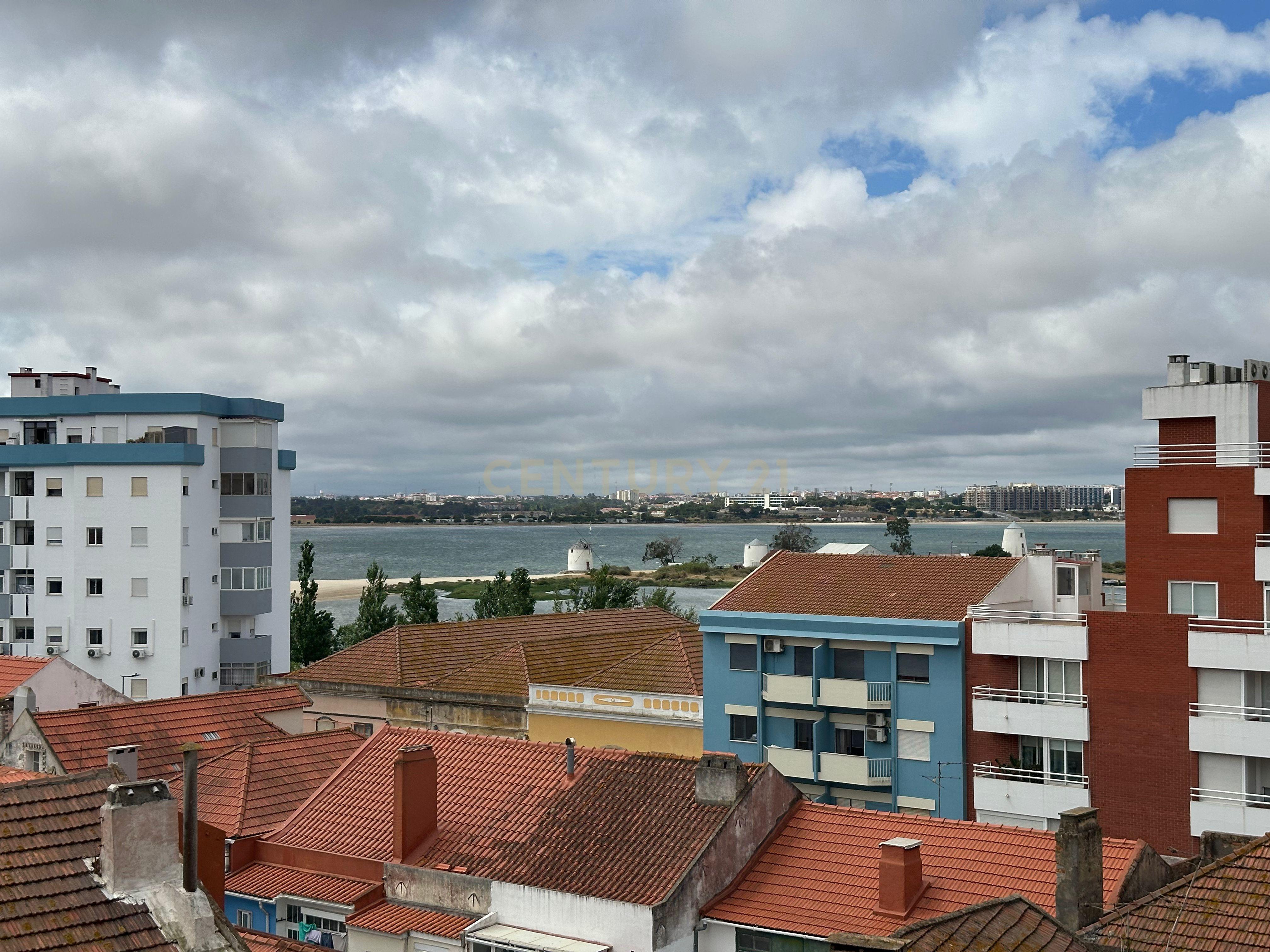 Fotografia 9 de Apartamento T2 | Barreiro | Avenida Alfredo da Silva