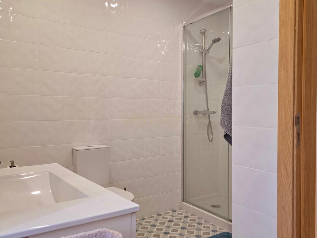 Moradia T6 Duplex no Centro Histórico de Évora – Ideal para Alojamento Local ou Arrendamento Estudantil - Image 13